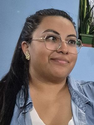 Adri, 32