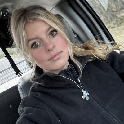 Mary, 19