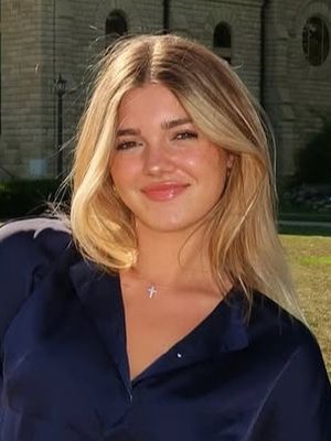 Cecilia, 25