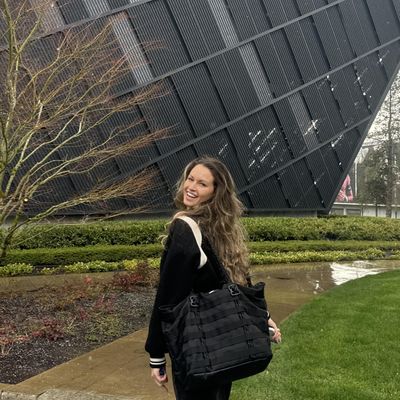 Sophia, 33