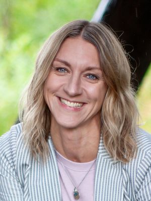 Justine, 47