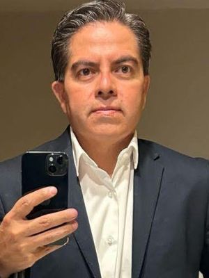 Ruben, 48