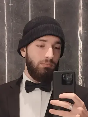 Ricardo, 24