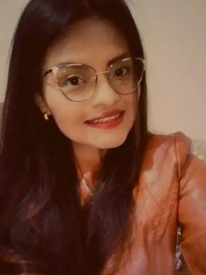 Alexandra, 34