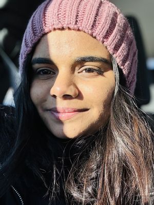 Elana, 27