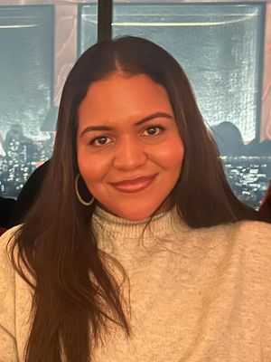 Esmeralda, 28