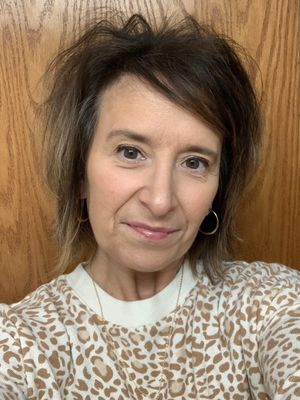 Sandy, 52