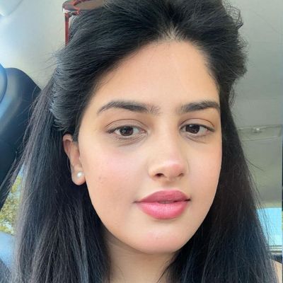 Lily, 28
