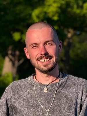Alec, 28