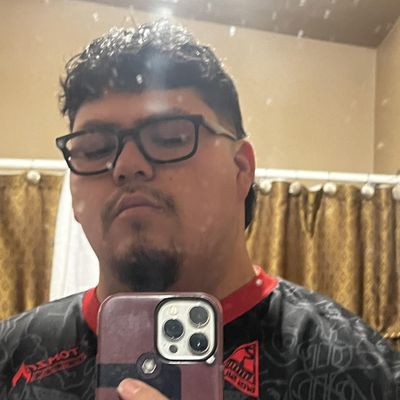 Octavio, 22