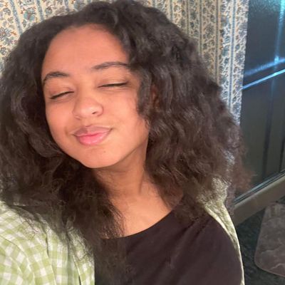 Nycole, 23