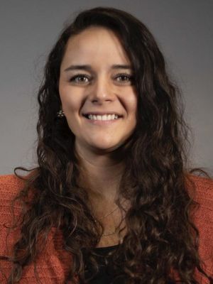 Analia, 36