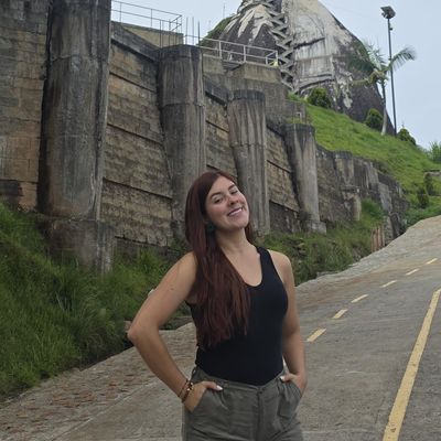 Andrea, 30