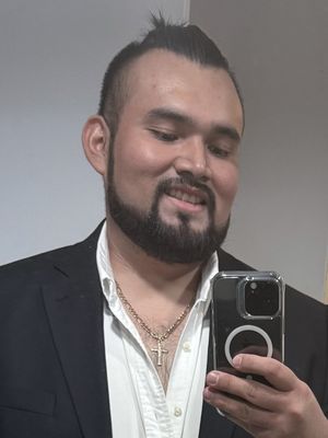 Carlos, 28