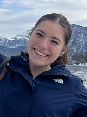 Maggie, 20