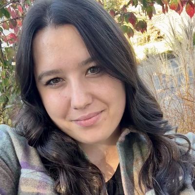 Adrianna, 32