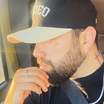 Mauricio, 36