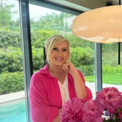 Theresa, 52