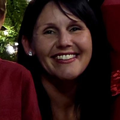 Laura, 44