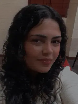 Larissa, 26