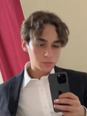 Cristian, 23