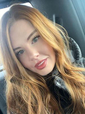 Alexia, 27