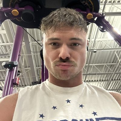 Louie, 27