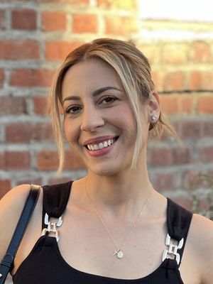 Diana, 37