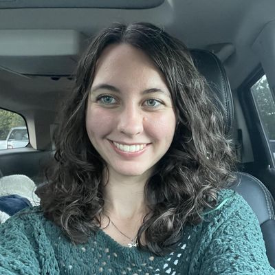 Amelia, 22