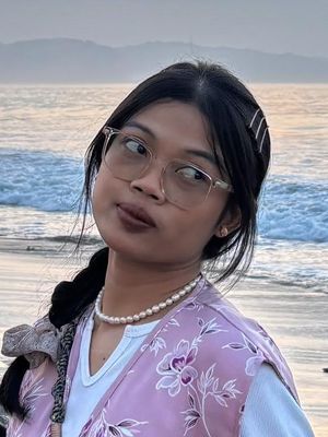 Angela, 24