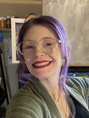 Caroline, 35
