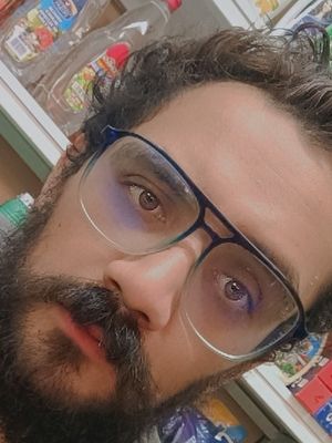 Luis, 32