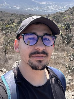Manuel, 27
