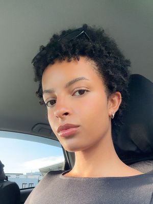 Olivia, 20