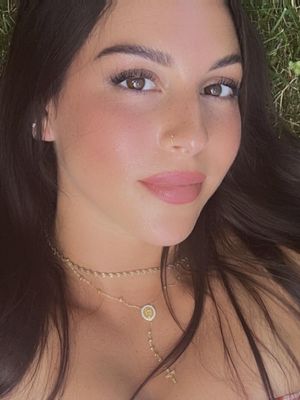 Jacqueline, 29
