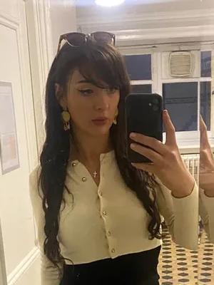 Bee, 30