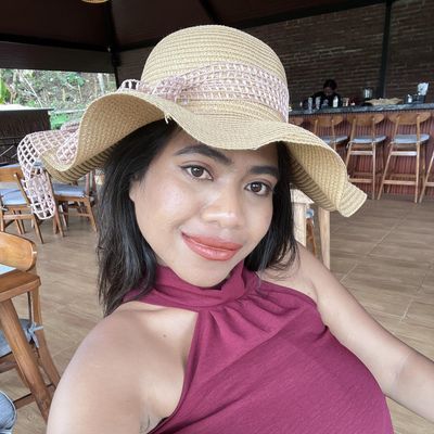 Nona, 28