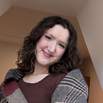 Isabel, 22
