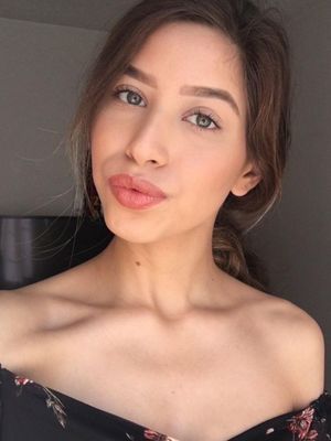 Ashley, 28