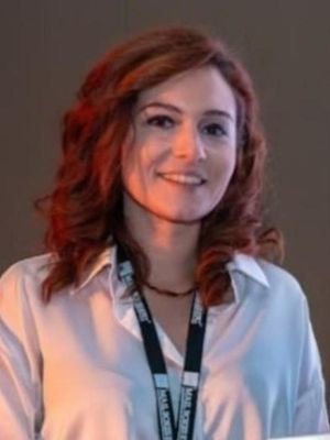 Chiara, 32