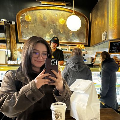 Yolanda, 25