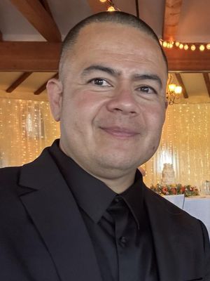 Alex, 40