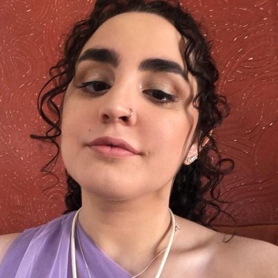 Isabela, 23