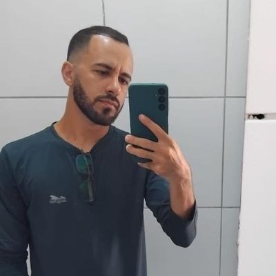 Jonathan, 29