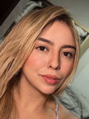 Maria, 24