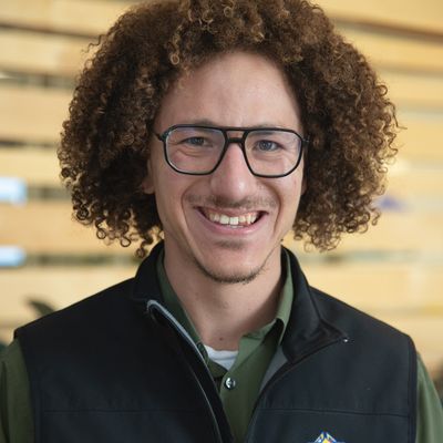 Alex, 31