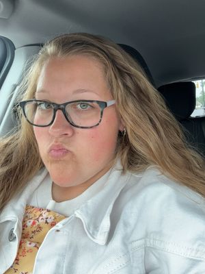 Emma, 24