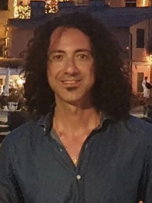 Simone, 49