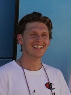 Lukas, 27