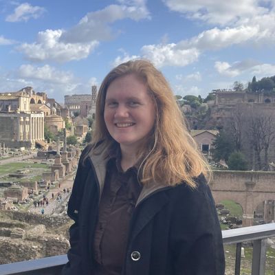 Claire, 24
